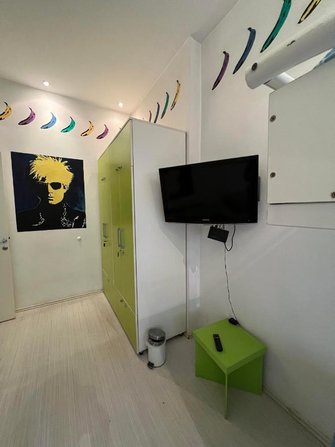 Pop Art Hostel Белград Екстериор снимка